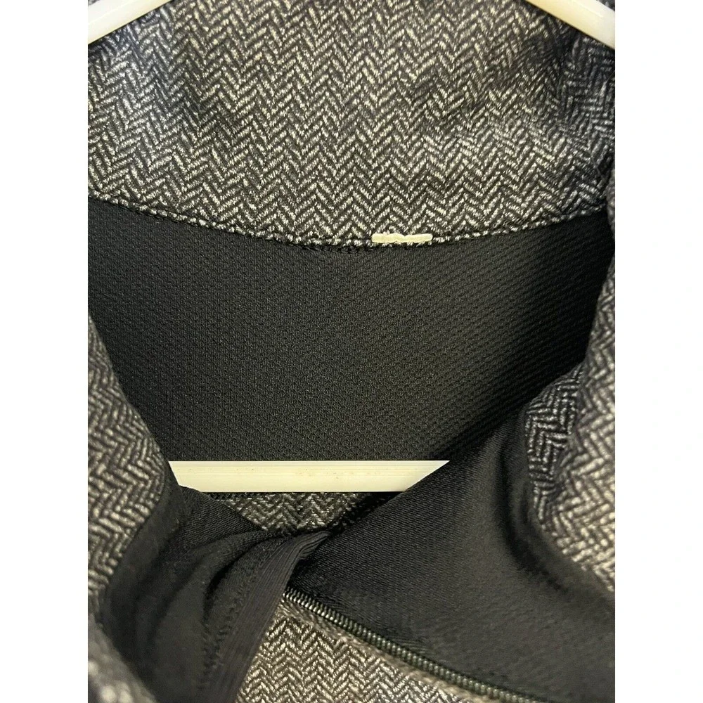 LULULEMON BASE RUNNER 1/2 HALF ZIP PULLOVER 10 COCO PIQUE BLACK JACKET Ret. $98 - Picture 6 of 7